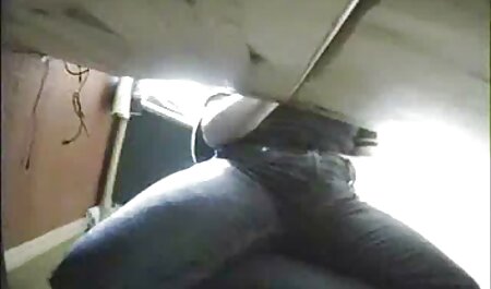 Une adolescente de vol à l'étalage se grond porno fait inspecter